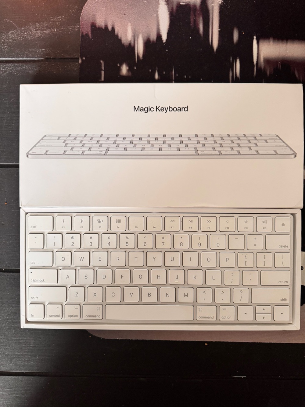 Apple Magic Keyboard – White and Silver Wireless Bluetooth Keyboard